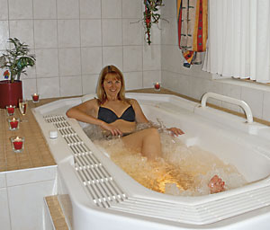 Whirlwanne - Wellness-Pension Weiss